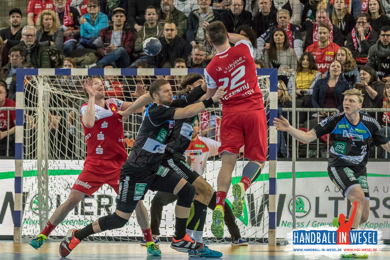 HC Rhein Vikings - TuSEM Essen 32:29 (17:14) / 2.Liga / DKB Hand